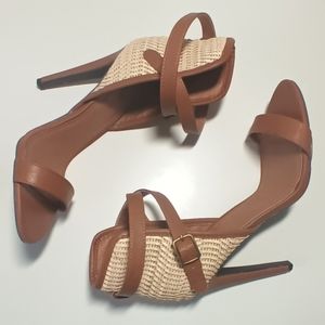 NWOB Venus SZ 8.5 Heels